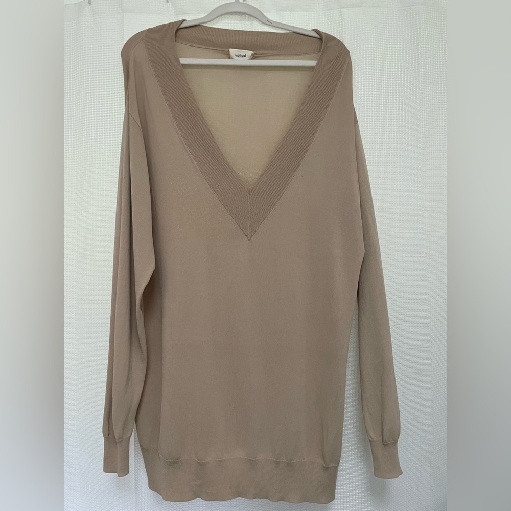 Wilfred V neck lightweight sweater